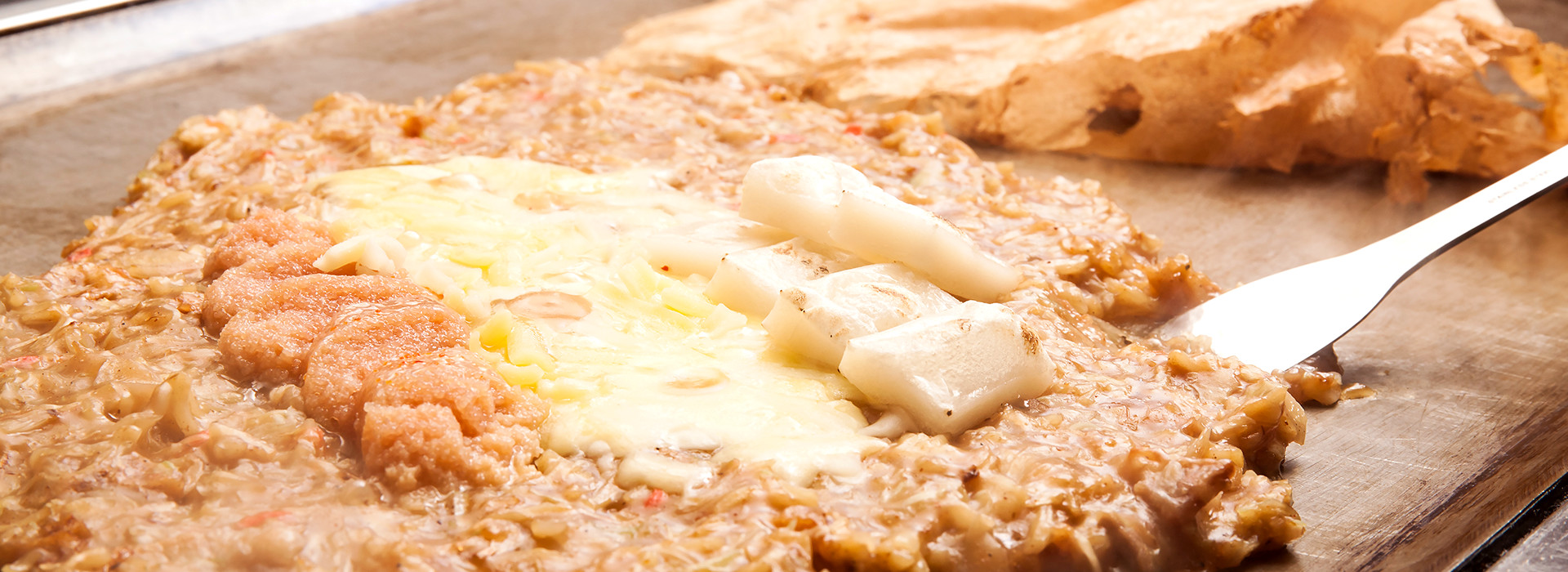 関西風もんじゃを味わえるお店 創作鉄板居酒屋